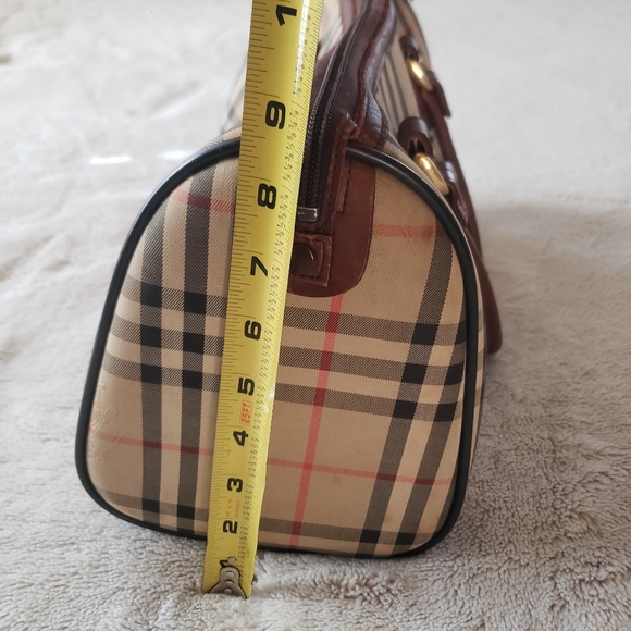 Burberrys Nova Check bag - Picture 12 of 15